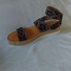 Sandals, new, madden girl, size 8